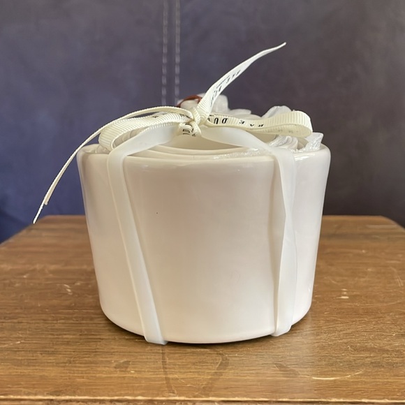 Rae Dunn White Ceramic Brown Leather Tie Handled Measuring Cups Set of 4 (14) - Picture 4 of 6